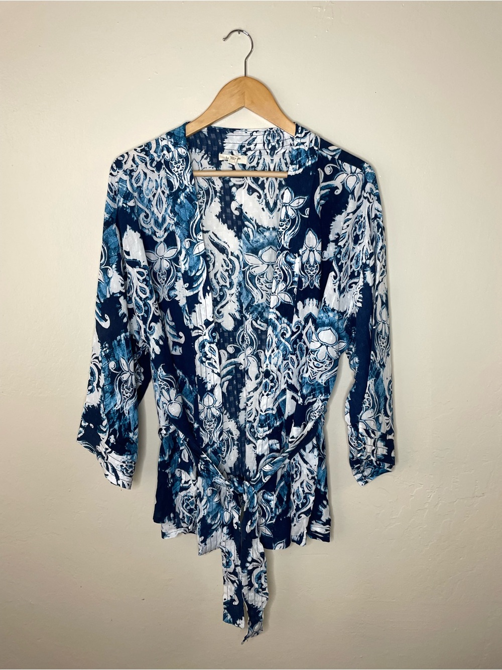 Haute Hippie Blue Floral Print Tie-Front kimono boho top